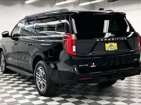 Used 2025 Ford Expedition Max Active AWD/4WD image 3