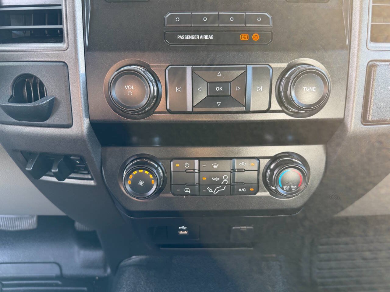 Used 2019 Ford F350 XL w/ Power Equipment Group RWD image 26