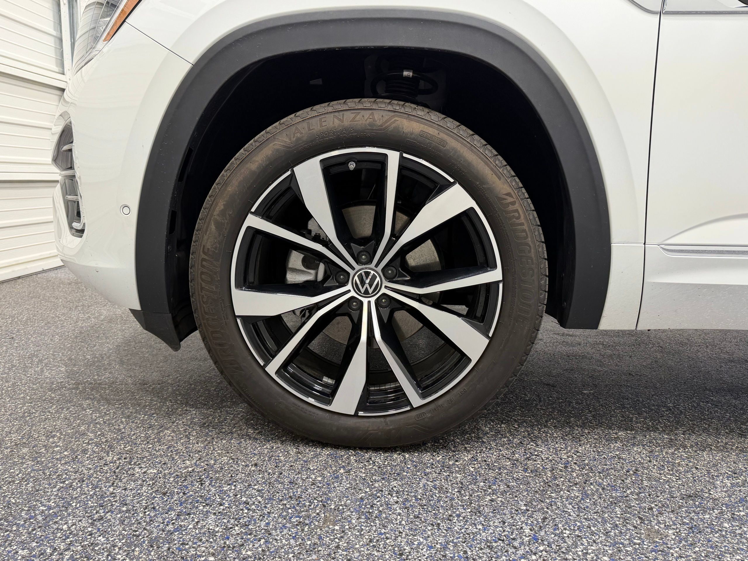 New 2025 Volkswagen Atlas SEL Premium R-Line AWD/4WD image 11
