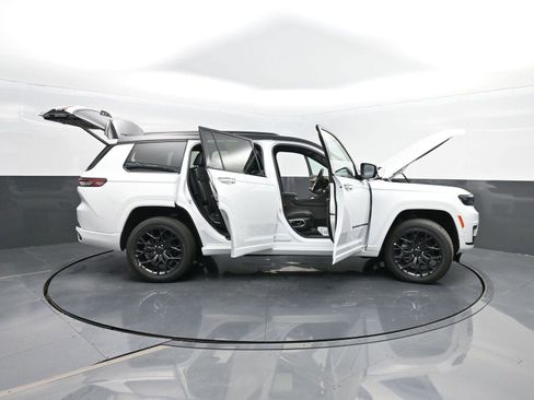 Used 2025 Jeep Grand Cherokee L Summit image 53