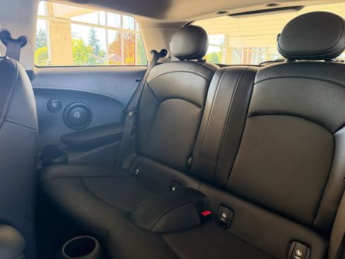 Used 2019 MINI Cooper 2-Door Hardtop FWD image 17