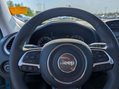 Used 2021 Jeep Renegade Latitude AWD/4WD image 11