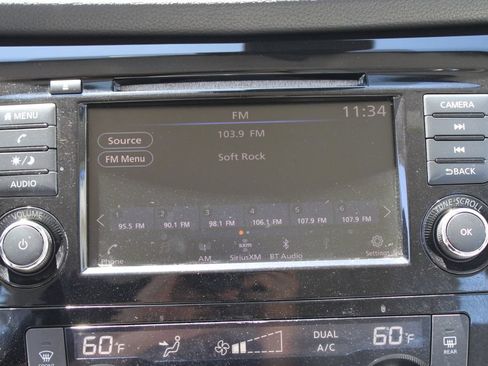 Used 2020 Nissan Rogue Sport SV FWD image 21