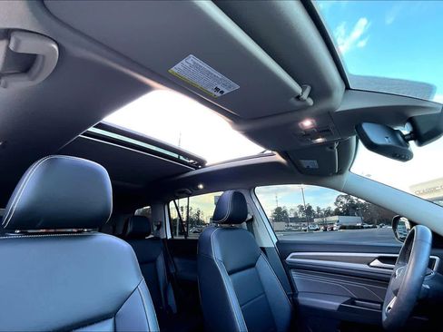 Used 2023 Volkswagen Atlas SEL image 13