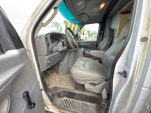 Used 2003 Ford E-350 and Econoline 350 Super Duty image 7