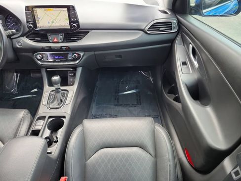 Used 2018 Hyundai Elantra GT w/ Tech Package 03 FWD image 14