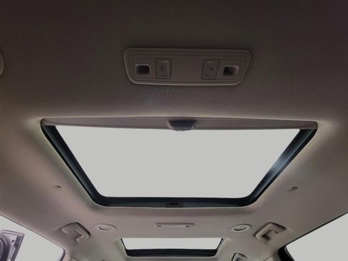 Used 2019 GMC Acadia Denali image 26