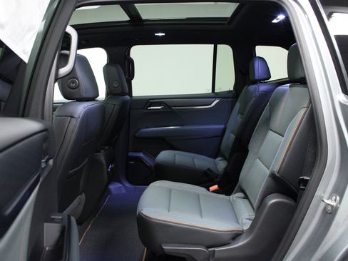 Used 2026 GMC Acadia AT4 w/ Super Cruise Package AWD/4WD image 13