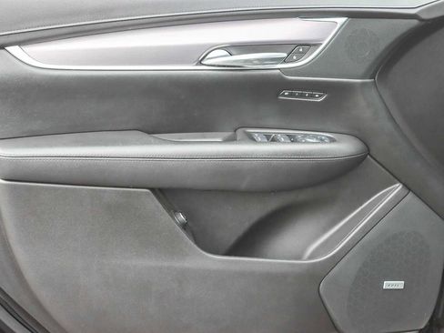 Used 2017 Cadillac XT5 Luxury w/ Driver Awareness Package image 19