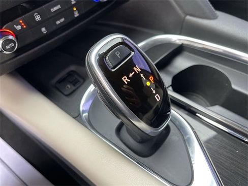 Used 2021 Buick Enclave Essence image 19