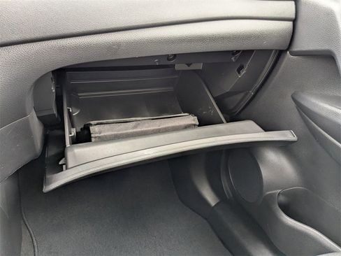 Used 2020 Nissan Rogue SV image 24