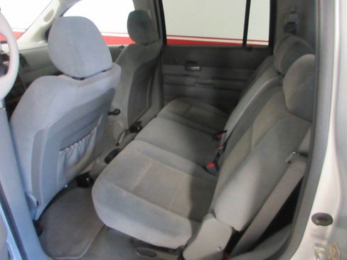 Used 2005 Dodge Durango SLT AWD/4WD image 11
