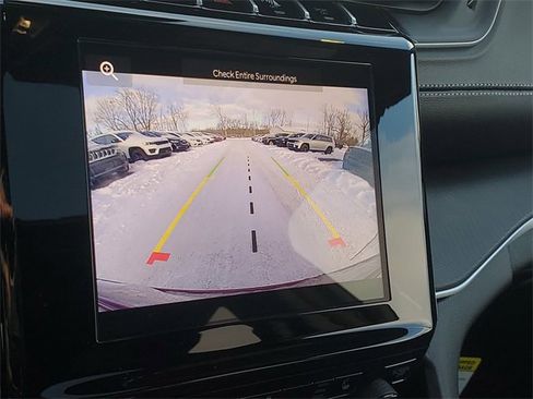 New 2025 Jeep Grand Cherokee Laredo X w/ Luxury Tech Group I image 24