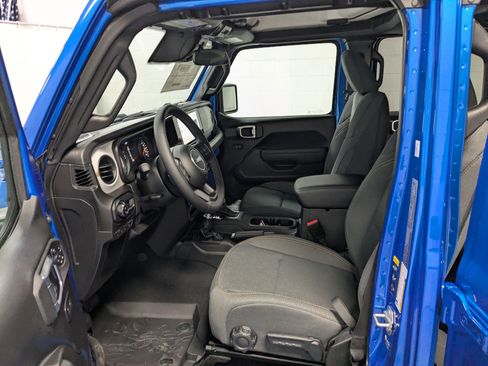 New 2026 Jeep Gladiator Sport AWD/4WD image 16