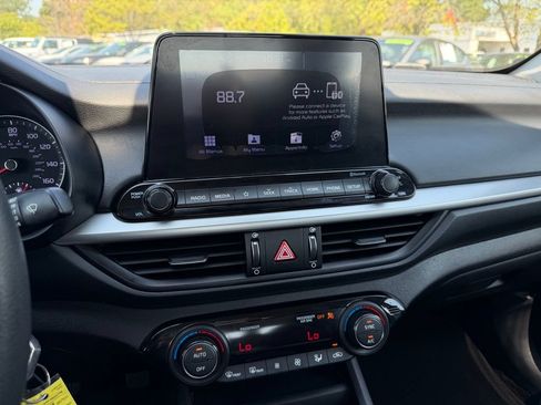 Used 2019 Kia Forte LXS FWD image 17