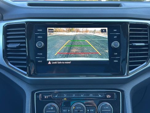 Used 2023 Volkswagen Atlas SEL image 21