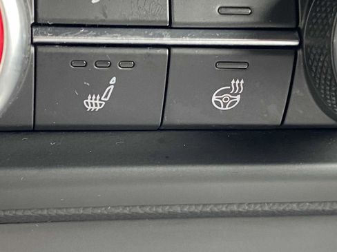 Used 2022 Alfa Romeo Stelvio Veloce image 4