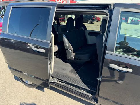 Used 2019 Dodge Grand Caravan SE image 10