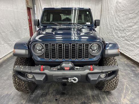 Used 2025 Jeep Wrangler Unlimited Rubicon AWD/4WD image 7