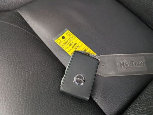 Used 2024 Volvo XC90 B5 Plus AWD/4WD image 36