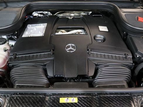 Used 2024 Mercedes-Benz GLS 580 4MATIC image 31