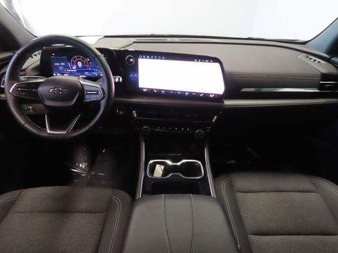 Used 2025 Chevrolet Traverse LT w/ Midnight/Sport Edition AWD/4WD image 13