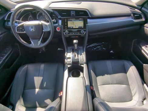 Used 2018 Honda Civic Touring image 19