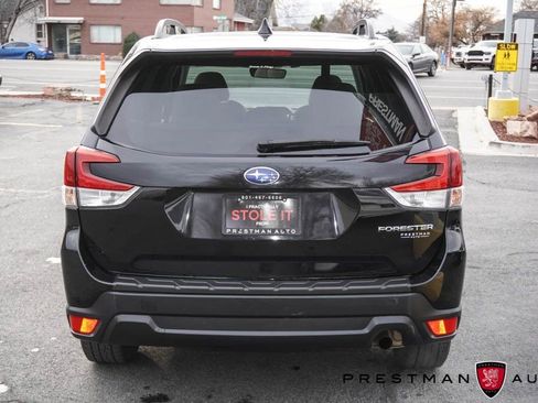 Used 2021 Subaru Forester Premium image 18