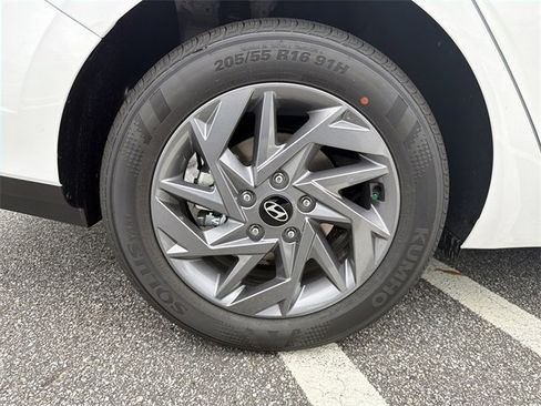 New 2026 Hyundai Elantra Blue image 17