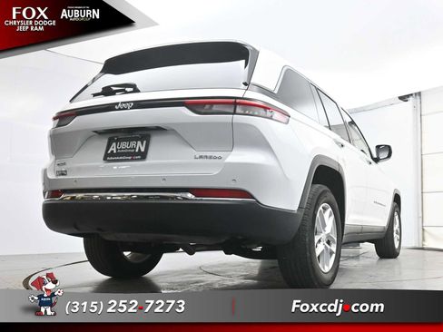 Used 2023 Jeep Grand Cherokee Laredo w/ Luxury Tech Group I AWD/4WD image 22