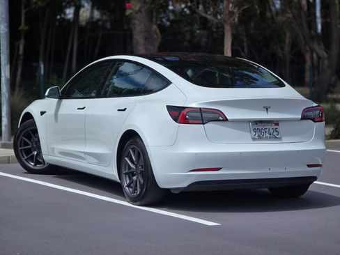 Used 2021 Tesla Model 3 Standard Range Plus RWD image 14