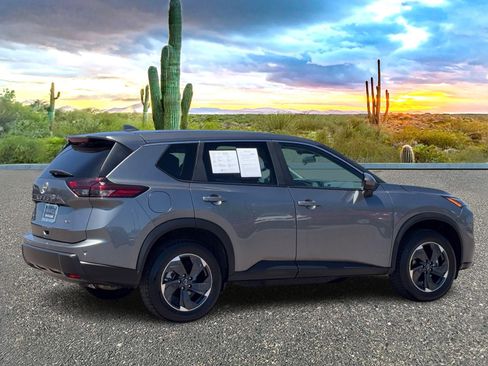 Certified 2025 Nissan Rogue SV image 5