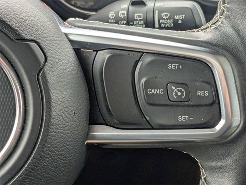 Used 2018 Jeep Wrangler Unlimited Sahara w/ Cold Weather Group image 26