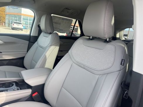 New 2026 Ford Explorer Active w/ Active Comfort Package image 24