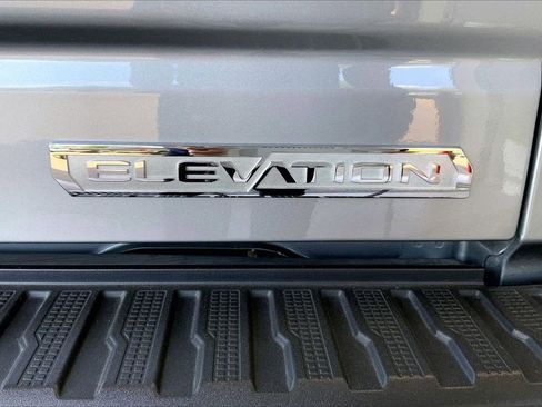 Used 2025 GMC Sierra 1500 Elevation image 9