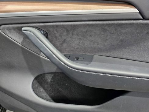 Used 2024 Tesla Model Y Long Range AWD/4WD image 6