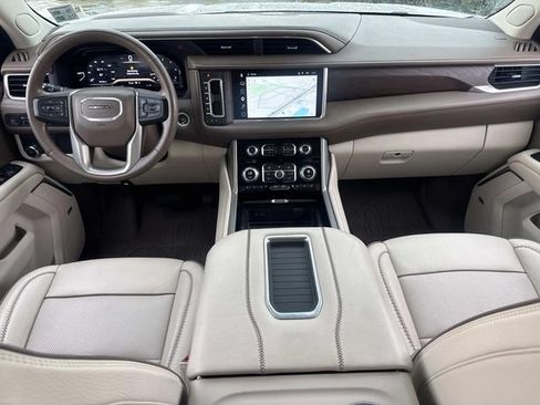 Used 2023 GMC Yukon Denali RWD image 19
