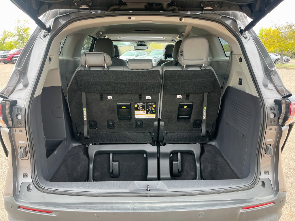 Used 2025 Toyota Sienna XLE w/ XLE Plus Package AWD/4WD image 27