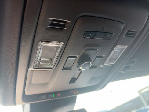 Used 2023 GMC Yukon Denali AWD/4WD image 29