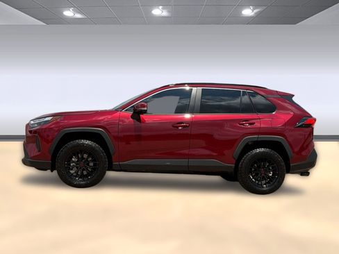 Used 2025 Toyota RAV4 XLE w/ Convenience Package FWD image 2
