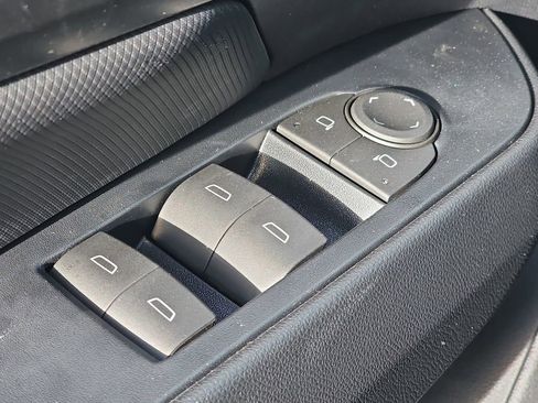 New 2026 Chevrolet Equinox EV LT image 28