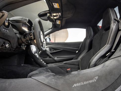 Used 2024 McLaren 750S Spider image 27