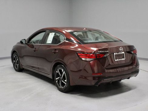 Used 2024 Nissan Sentra SV FWD image 8