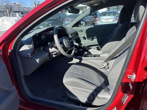 Used 2023 Hyundai Elantra SEL w/ Convenience Package image 14