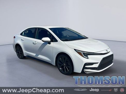 Used 2023 Toyota Corolla SE image 1