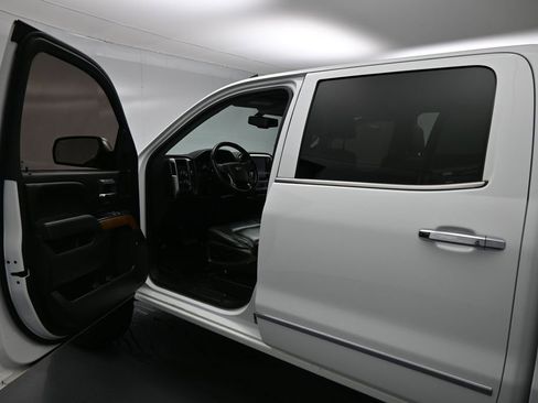 Used 2018 Chevrolet Silverado 1500 LTZ AWD/4WD image 8