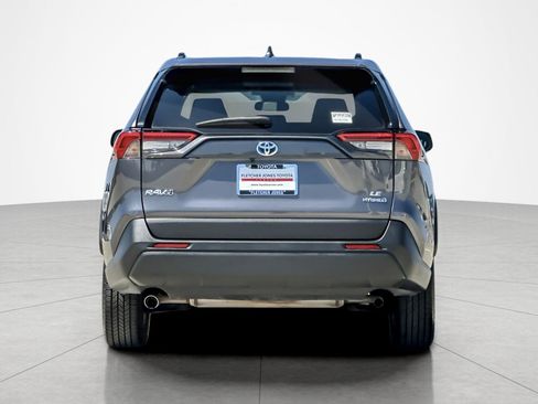 Certified 2022 Toyota RAV4 LE AWD/4WD image 4