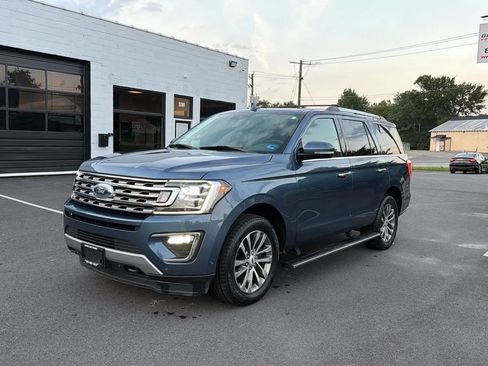 Used 2018 Ford Expedition Limited w/ Equipment Group 301A AWD/4WD image 3