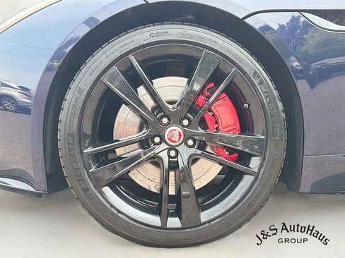 Used 2015 Jaguar F-TYPE R RWD image 36