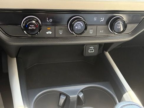 Certified 2025 Honda HR-V LX image 21